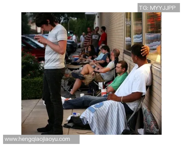 欧冠门票系统崩溃引发数万球迷排队长达12小时抢购热潮