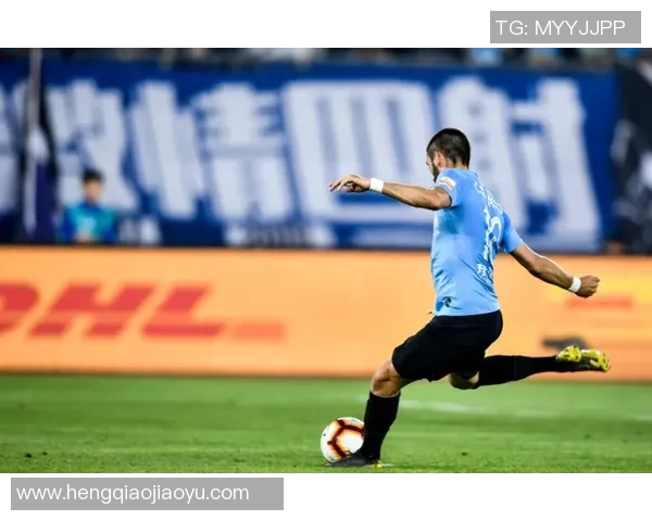 克罗斯：从足球场上的中场指挥官到全球品牌代言人的传奇之路