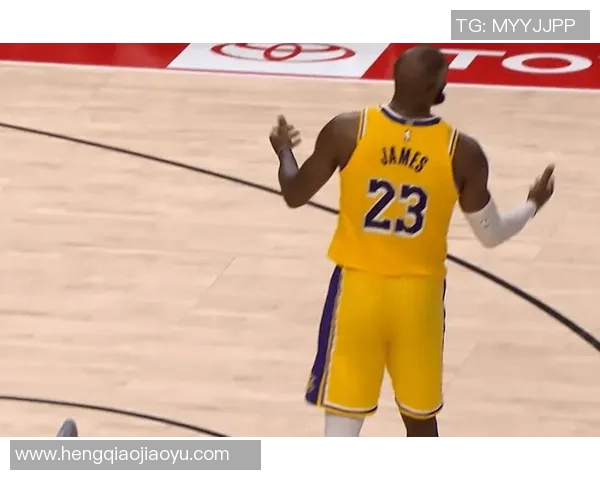 骑士对阵猛龙詹姆斯假摔引发争议球迷热议比赛公正性与裁判判罚标准 骑士对阵猛龙詹姆斯假摔引发争议球迷热议比赛公正性与裁判判罚标准