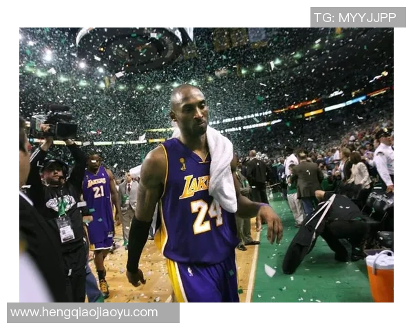 科比在2008年对阵快船的经典表现回顾与精彩瞬间分析