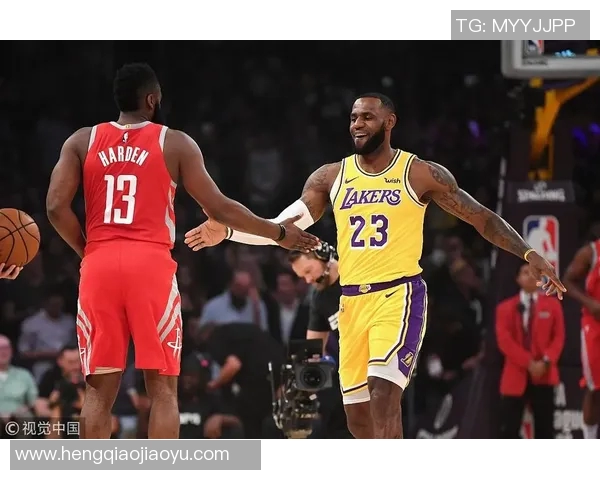 2001年NBA总决赛火箭队与湖人队的巅峰对决回顾与分析