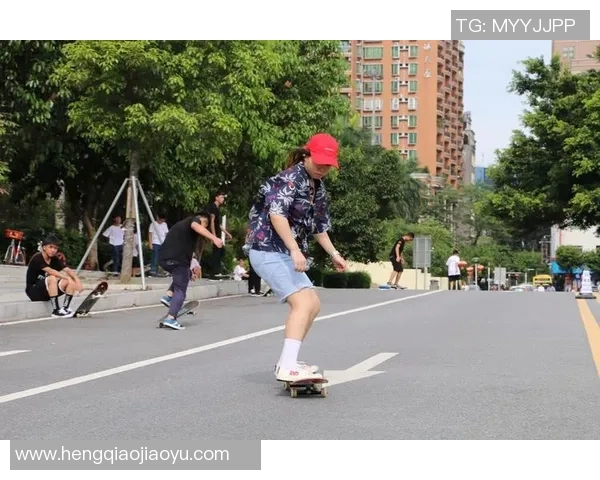 滑板文化的碰撞与融合：走进北京滑板队的激情与梦想